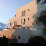 Nadine * Πλάγια Ντε Πάλμα